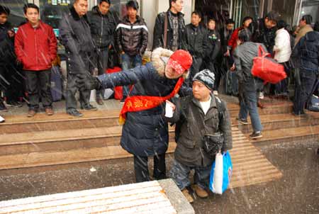 风雪中的坚守