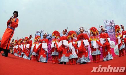 “十里红妆”演绎传统婚俗