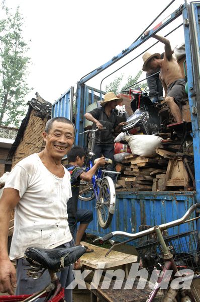 南水北调工程淅川移民搬迁忙