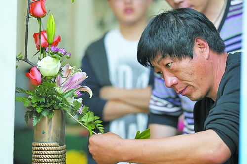 五一期间郑州最高29℃ 月季花展今日开幕