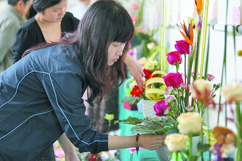 五一期间郑州最高29℃ 月季花展今日开幕