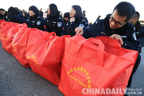 河南司法警官职业学院寒冬送温暖