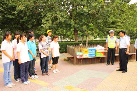 开封大学校领导慰问暑期社会实践活动师生