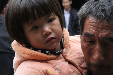 山村4岁女娃患“心病” 登封百名网友要“救心”