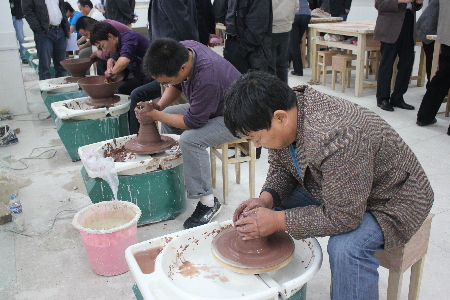 平顶山学院承办河南省陶瓷工艺大师评审测试