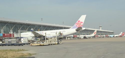 河南力推郑州航空港区建设促发展