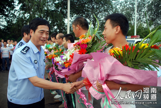 长葛警方侦破2001.2.20积案