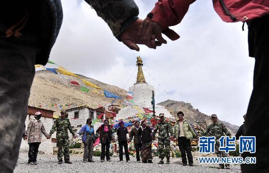 迎建党90周年:世界之巅的祝福