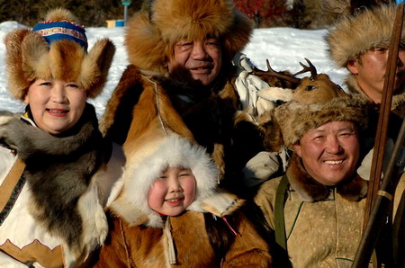 鄂伦春猎民举行迎春仪式