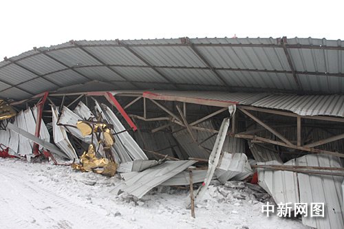 哈尔滨一加油站大面积坍塌 个体业主试图瞒天