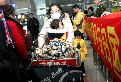 南航第5架赴日新潟航班顺利返哈759人安全回家