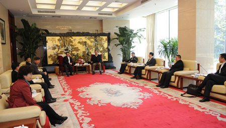 李从军社长会见省委常委、宣传部长张效廉