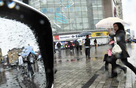 冰城迎来“春天里”首场春雨 气温明显下降