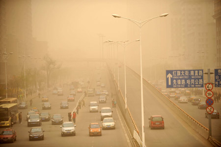 黑龙江部分地区遭遇浮尘天气
