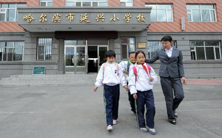 党员教师魏桂玲和外来务工人员子女的故事