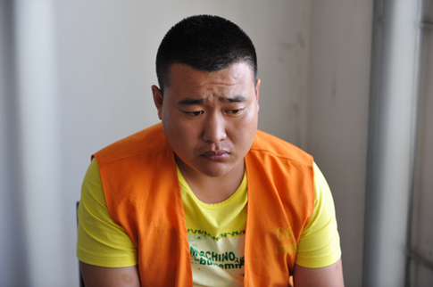 哈尔滨路虎车撞人逃逸案调查