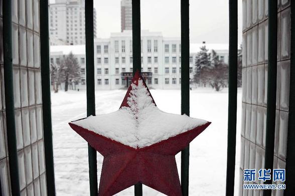 暴雪致哈尔滨市中小学校推迟开学
