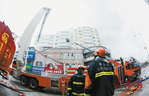 大庆消防紧急驰援哈尔滨火灾 兄弟让我们并肩