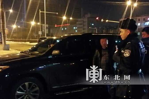 哈尔滨“酒驾男”开丰田撞倒人 车内人员“顶包”被戳穿
