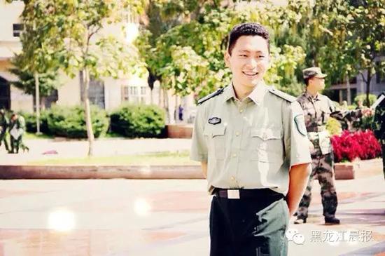 黑龙江大学90后男神导员 晒学生作品火爆朋友圈(图)