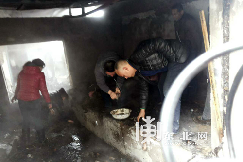哈尔滨一村民家中房屋发生火灾 近5万元现金被烧毁(图)