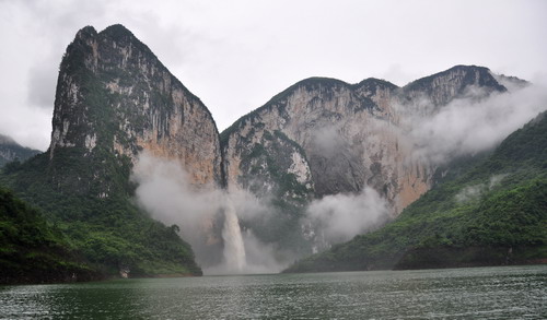 雨后清江