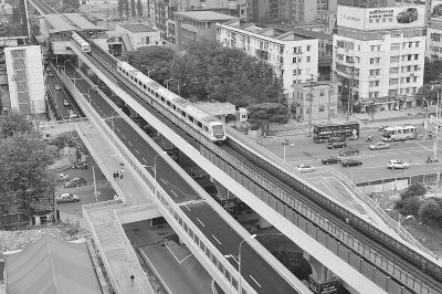 跨武胜路高架桥今日通车 京汉大道被阻17年终通行