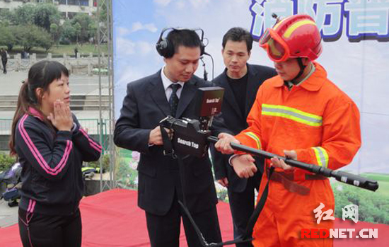 消防安全进社区 衡阳2000余人参与普法互动