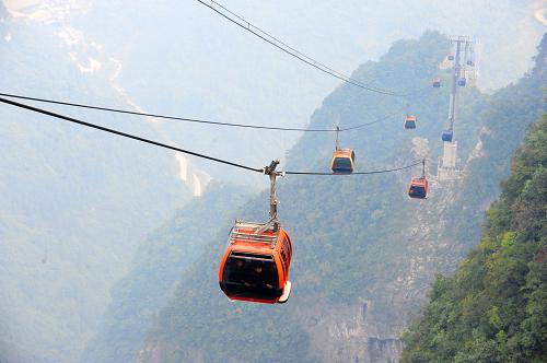 张家界天门山金秋旅游热