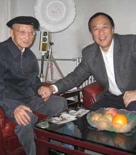 中国日报总编辑朱灵看望江老