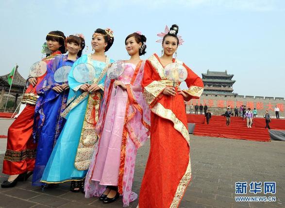 佳人丽影展芳华