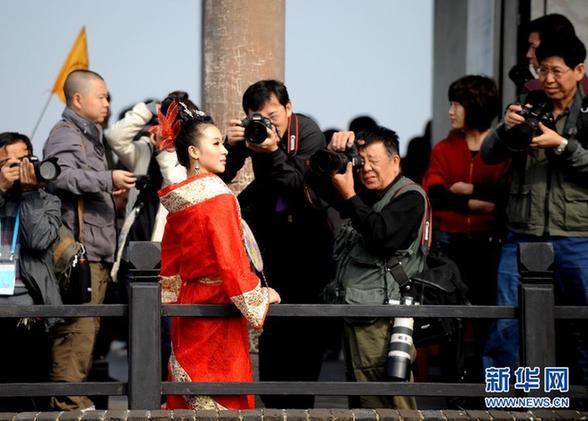 佳人丽影展芳华