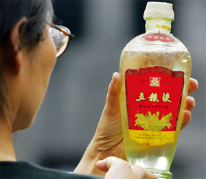 岁末高档酒涨价为何如此“理直气壮”