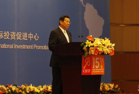 陈德铭:中国入世十年利用外资增145%