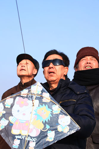 500米长风筝放飞吉林上空