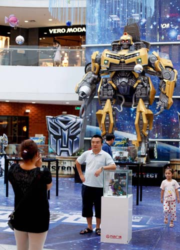 长春：《变形金刚3》热映 带火相关玩具市场