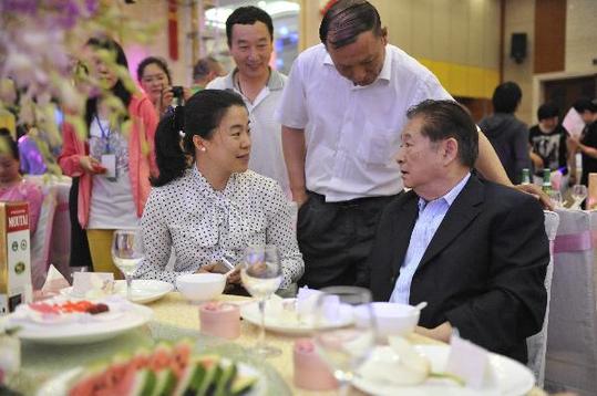 王皓与闫博雅举行婚礼