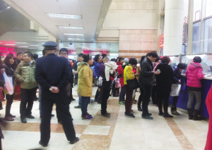 儿童医院患儿扎堆 记者探究深层原因