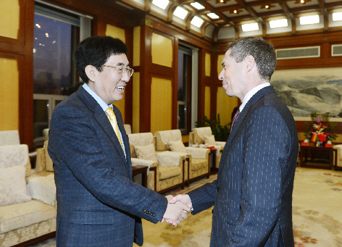 巴音朝鲁会见德国驻华大使柯慕贤