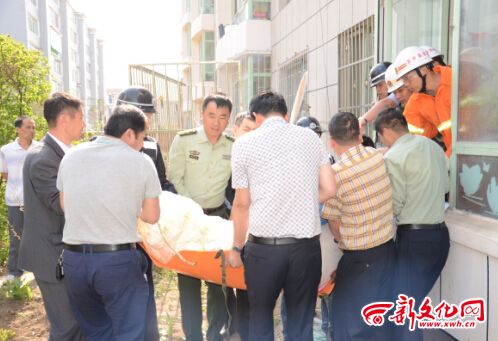 体重400多斤要上医院出不了门走窗户