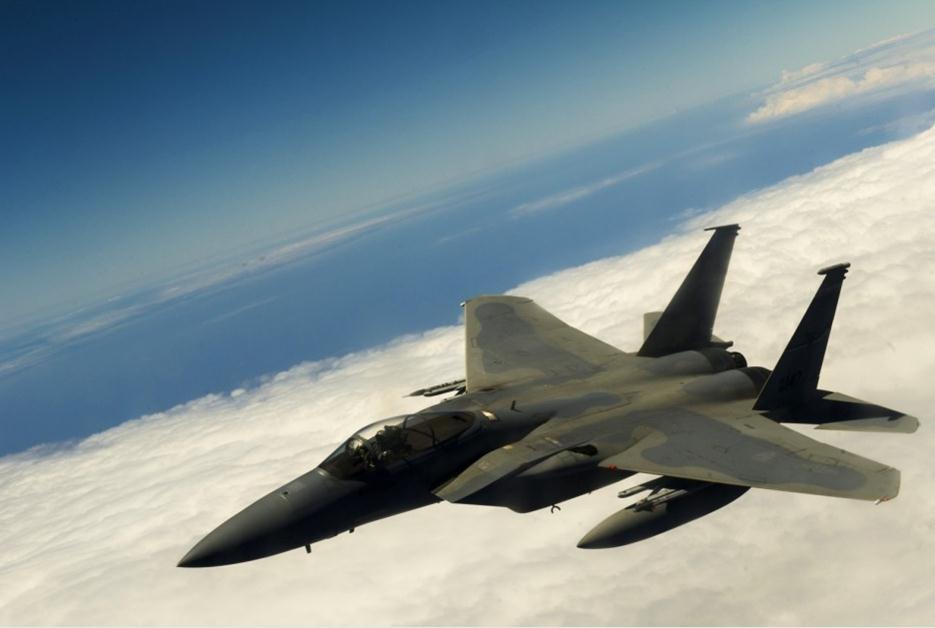 美空军F-15F-16战机群飞赴夏威夷参加环太军演