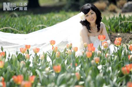 花开新人笑 春来喜事多