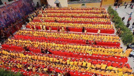 南京栖霞寺举行千僧大斋