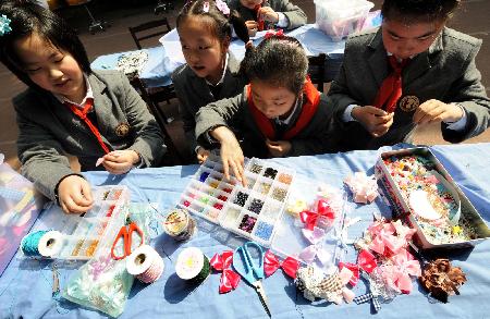 南京：小学师生展示素质教育成果