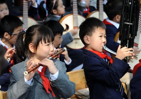 南京：小学师生展示素质教育成果