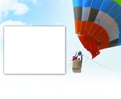 开发商请美女空中撒钱 300人哄抢致多人受伤