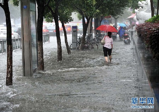 暴雨再袭南京
