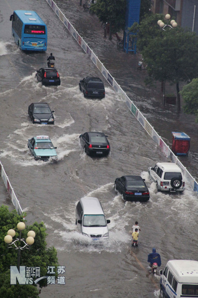 连云港遭遇特大暴雨袭击