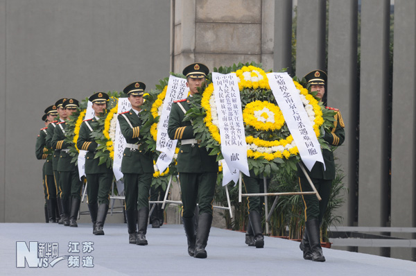 南京举行国际和平集会悼念南京大屠杀30万同胞遇难75周年