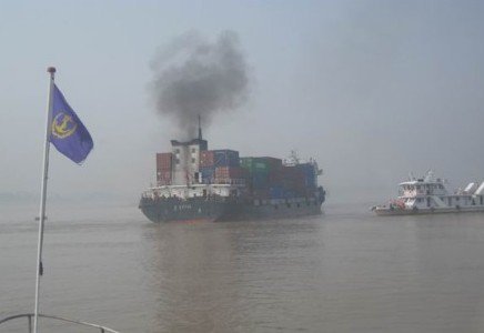 一集装箱船在江苏吕泗沿海水域沉没 五人失踪